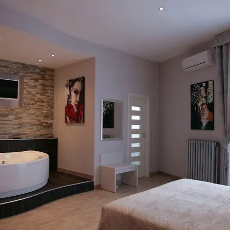 五间客房罗马旅馆 招待所