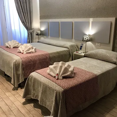 五间客房罗马旅馆 招待所 罗马