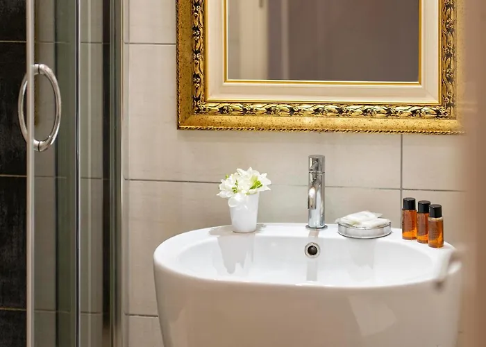 Casa de hóspedes Five 4*